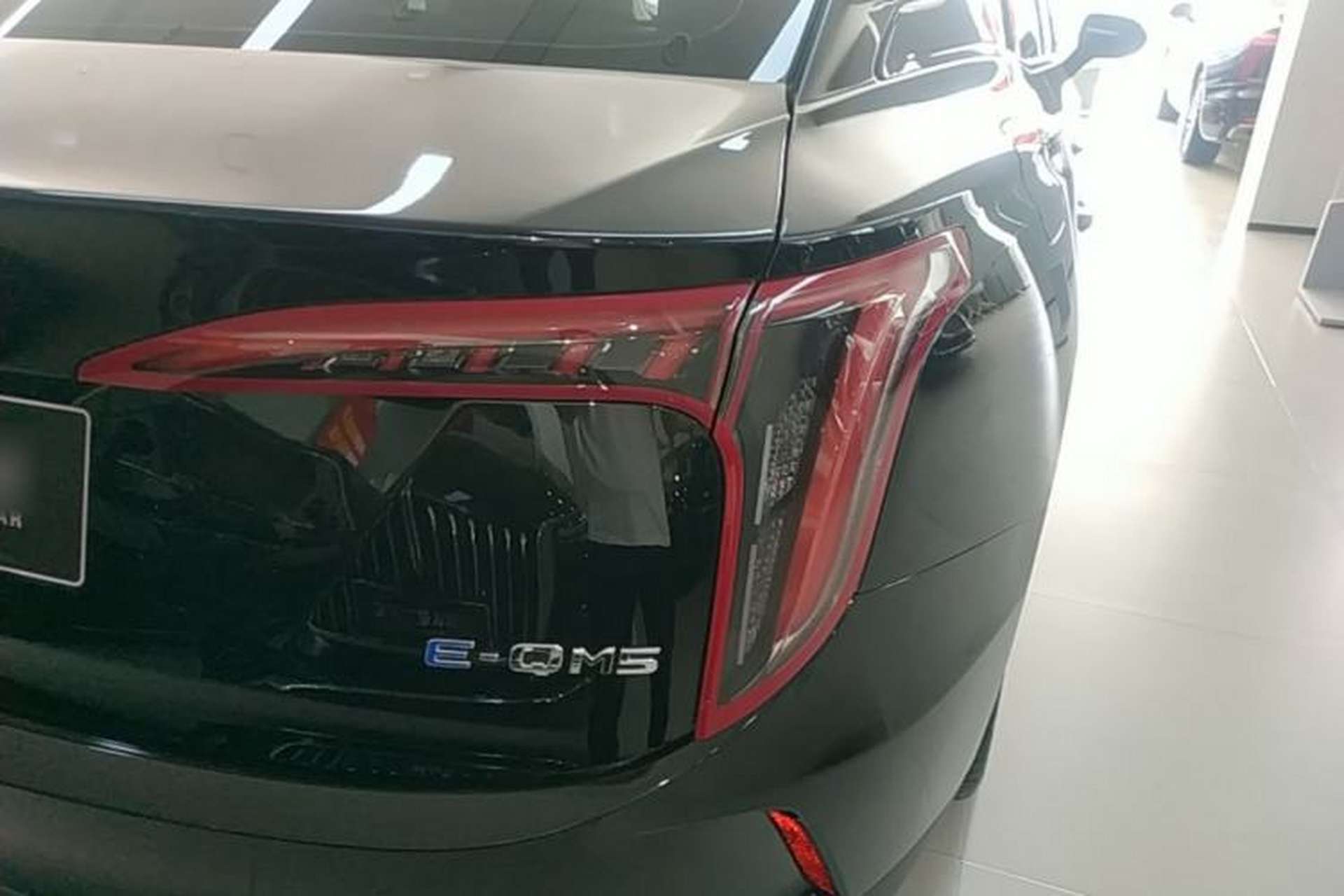 Used Hongqi E-QM5 2021 Online Booking Charging T3 Edition 5-Seater Right Rear Taillight