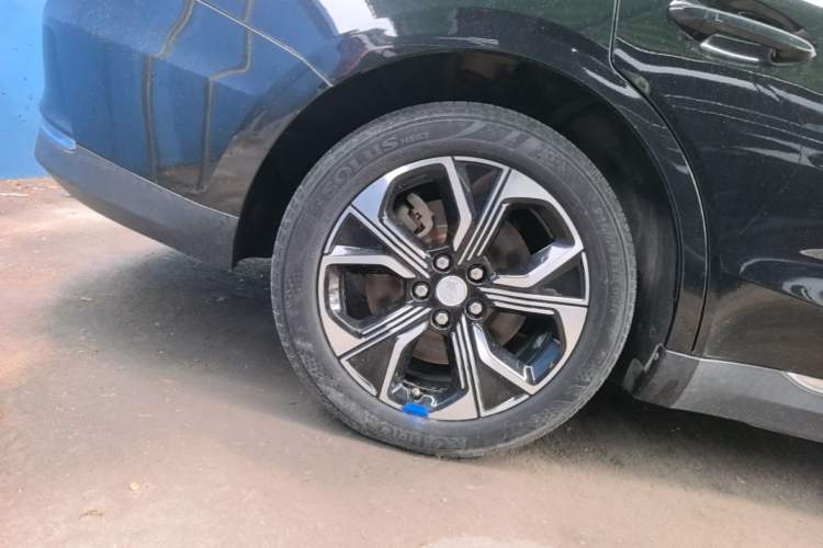 Used Hongqi E-QM5 2021 Ride-Hailing Charging—Didi Edition 4 Seats Right Rear Wheel Hub