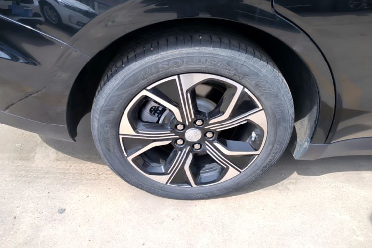 Used Hongqi E-QM5 2021 Online Booking Charging Basic Edition 5 Seats Right Rear Wheel Hub