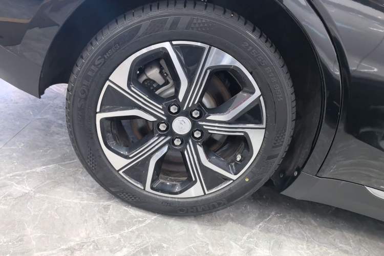 Used Hongqi E-QM5 2021 Charging Flagship Edition Right Rear Wheel Hub