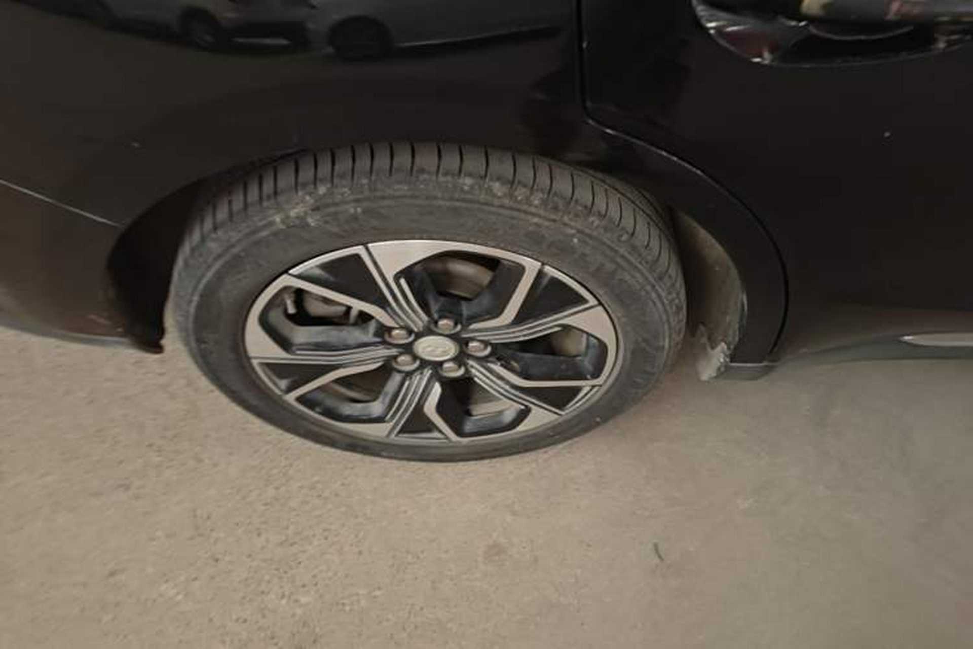 Used Hongqi E-QM5 2021 Online Booking Charging Basic Edition 5 Seats Right Rear Wheel Hub