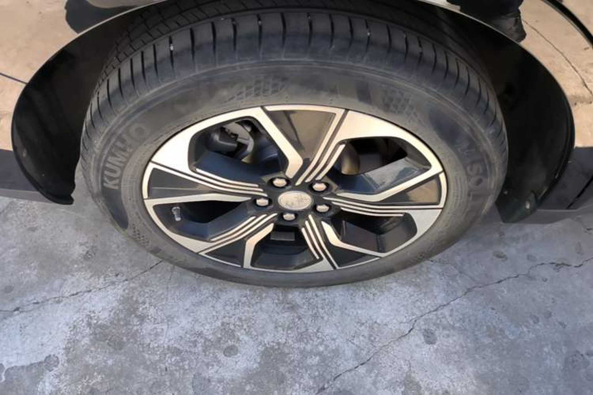 Used Hongqi E-QM5 2021 Online Booking Charging Basic Edition 5 Seats Right Rear Wheel Hub