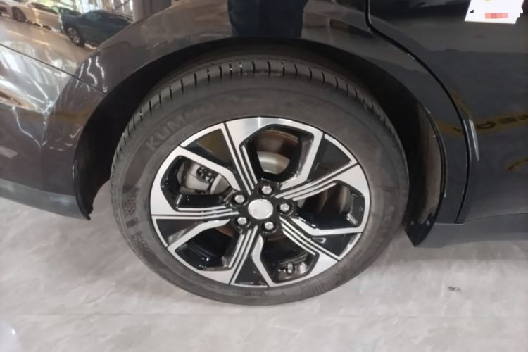 Used Hongqi E-QM5 2021 Online Booking Charging T3 Edition 5-Seater Right Rear Wheel Hub