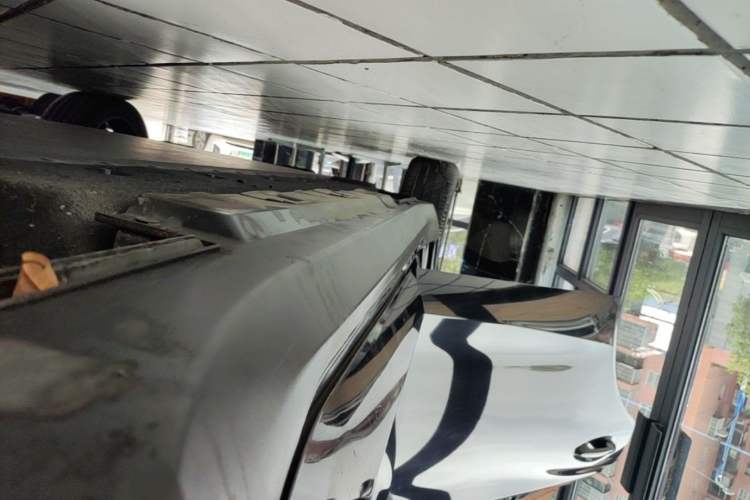 Used Hongqi E-QM5 2021 Online Booking Charging T3 Edition 5-Seater Right Side Sill