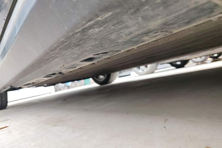Used Hongqi E-QM5 2021 Charging Version Flagship Edition Right Side Sill