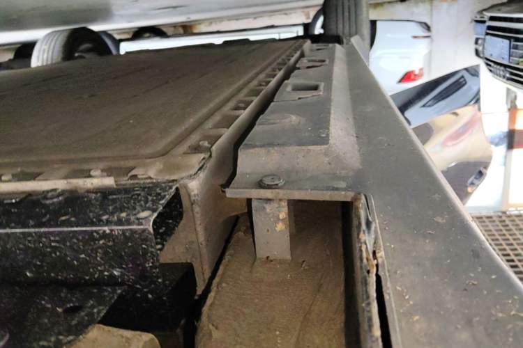 Used Hongqi E-QM5 2021 Online Booking Charging Basic Edition 5 Seats Right Side Sill