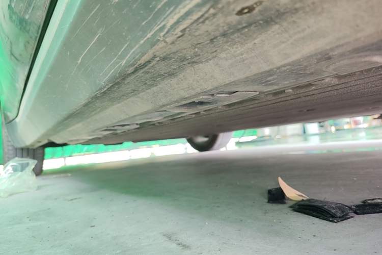 Used Hongqi E-QM5 2021 Charging Version Flagship Edition Right Side Sill