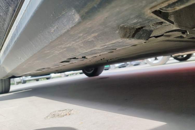 Used Hongqi E-QM5 2021 Charging Version Flagship Edition Right Side Sill