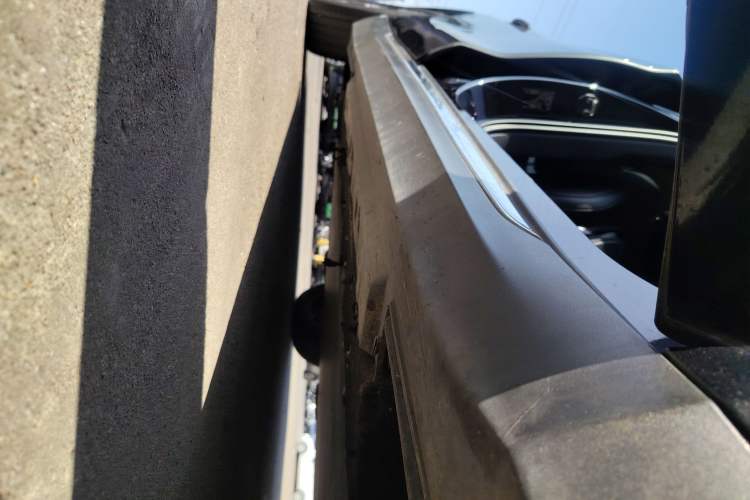 Used Hongqi E-QM5 2021 Charging Flagship Edition Right Side Sill