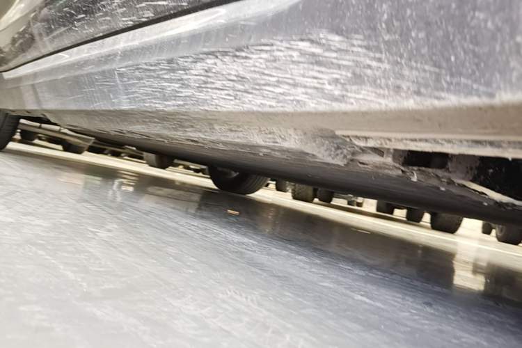 Used Hongqi E-QM5 2021 Charging Version Flagship Edition Right Side Sill