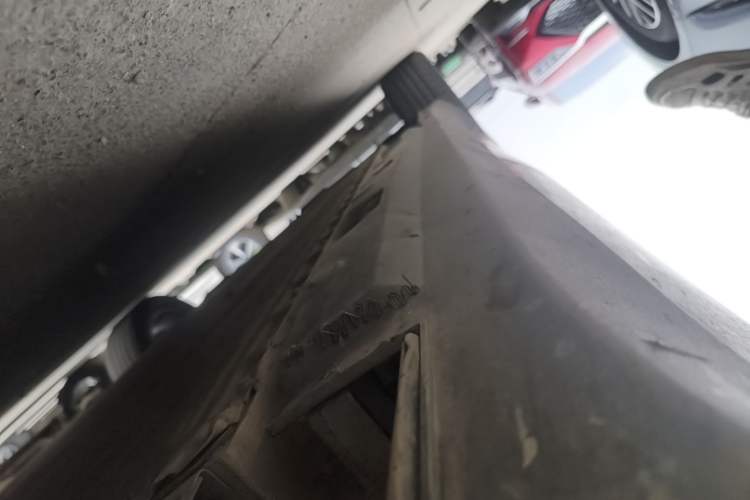 Used Hongqi E-QM5 2021 Charging Flagship Edition Right Side Sill