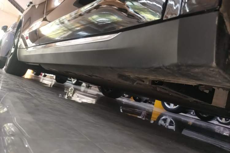 Used Hongqi E-QM5 2021 Online Booking Charging T3 Edition 5-Seater Right Side Sill