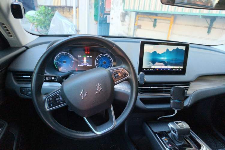 Used Hongqi E-QM5 2021 Online Booking Charging T3 Edition 4 Seats Steering Wheel