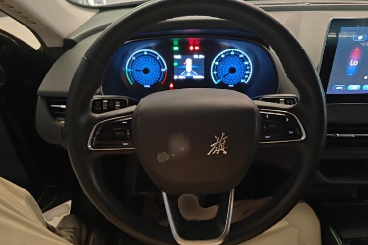 Used Hongqi E-QM5 2021 Online Booking Charging Basic Edition 5 Seats Steering Wheel