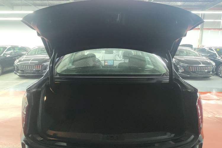 Used Hongqi E-QM5 2021 Charging Flagship Edition Trunk