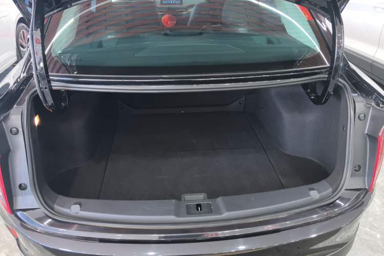 Used Hongqi E-QM5 2021 Charging Flagship Edition Trunk