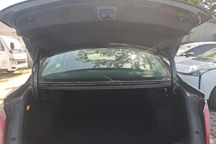 Used Hongqi E-QM5 2021 Charging Version Flagship Edition Trunk