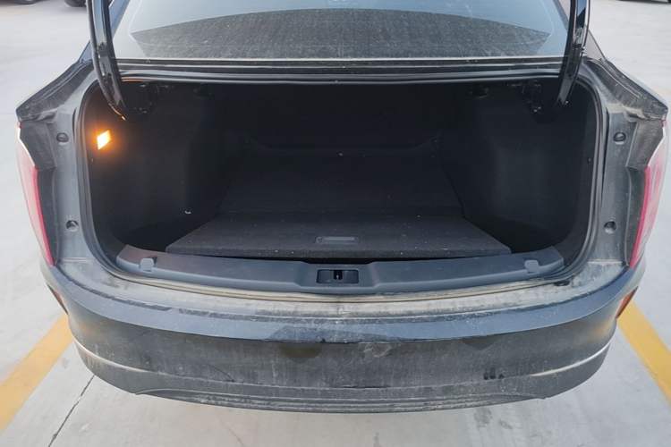 Used Hongqi E-QM5 2021 Charging Version Flagship Edition Trunk