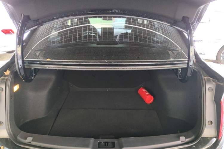 Used Hongqi E-QM5 2021 Online Booking Charging Basic Edition 5 Seats Trunk