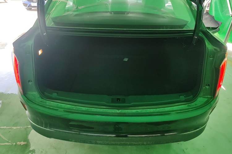 Used Hongqi E-QM5 2021 Charging Version Flagship Edition Trunk