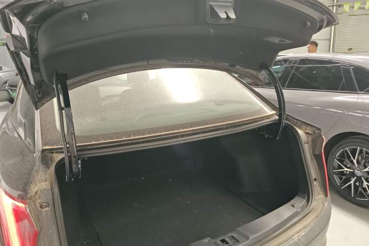 Used Hongqi E-QM5 2021 Charging Version Flagship Edition Trunk