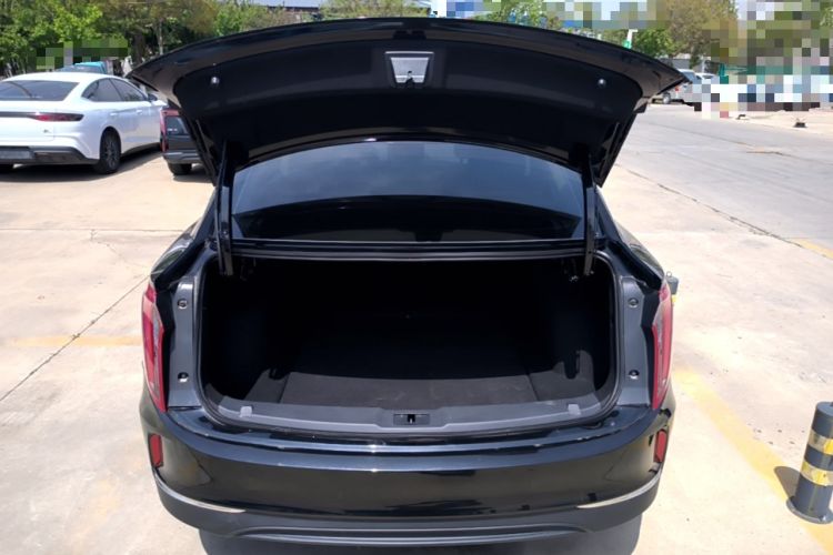 Used Hongqi E-QM5 2021 Online Booking Charging Basic Edition 5 Seats Trunk
