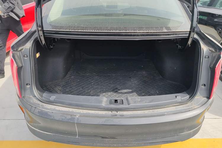 Used Hongqi E-QM5 2021 Charging Version Flagship Edition Trunk