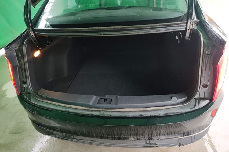 Used Hongqi E-QM5 2021 Charging Version Flagship Edition Trunk