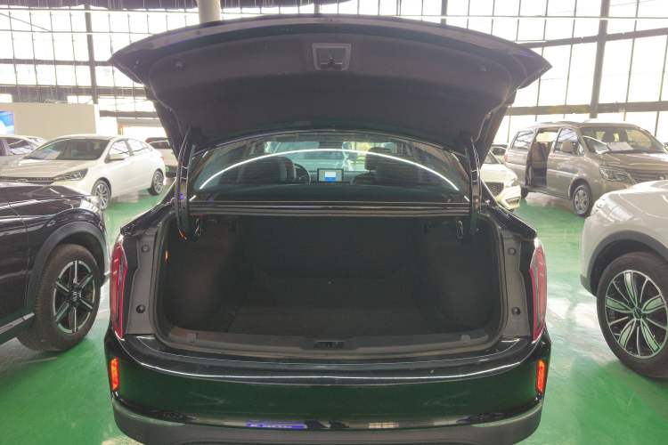 Used Hongqi E-QM5 2021 Online Booking Charging T3 Edition 5-Seater Trunk