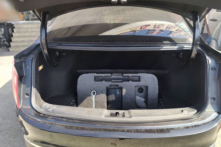 Used Hongqi E-QM5 2021 Charging Flagship Edition Trunk