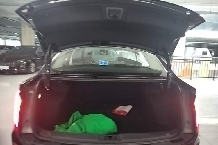 Used Hongqi E-QM5 2021 Charging Version Flagship Edition Trunk