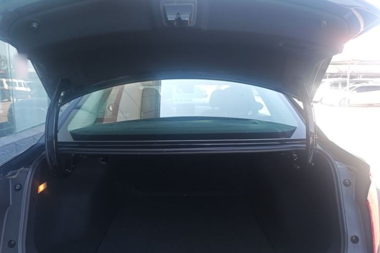 Used Hongqi E-QM5 2021 Online Booking Charging Basic Edition 5 Seats Trunk