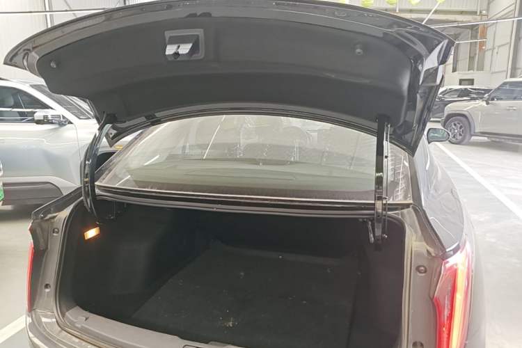 Used Hongqi E-QM5 2021 Charging Version Flagship Edition Trunk
