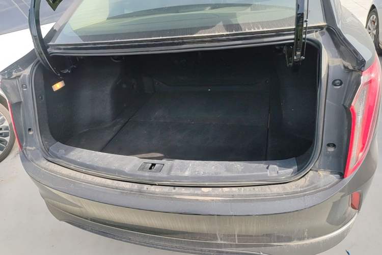 Used Hongqi E-QM5 2021 Charging Version Flagship Edition Trunk