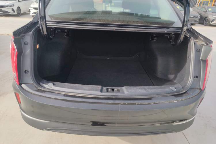 Used Hongqi E-QM5 2021 Charging Version Flagship Edition Trunk