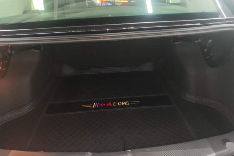 Used Hongqi E-QM5 2021 Online Booking Charging T3 Edition 5-Seater Trunk
