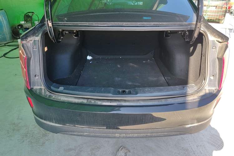 Used Hongqi E-QM5 2021 Charging Version Flagship Edition Trunk