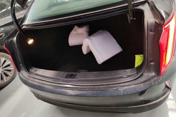 Used Hongqi E-QM5 2021 Charging Version Flagship Edition Trunk