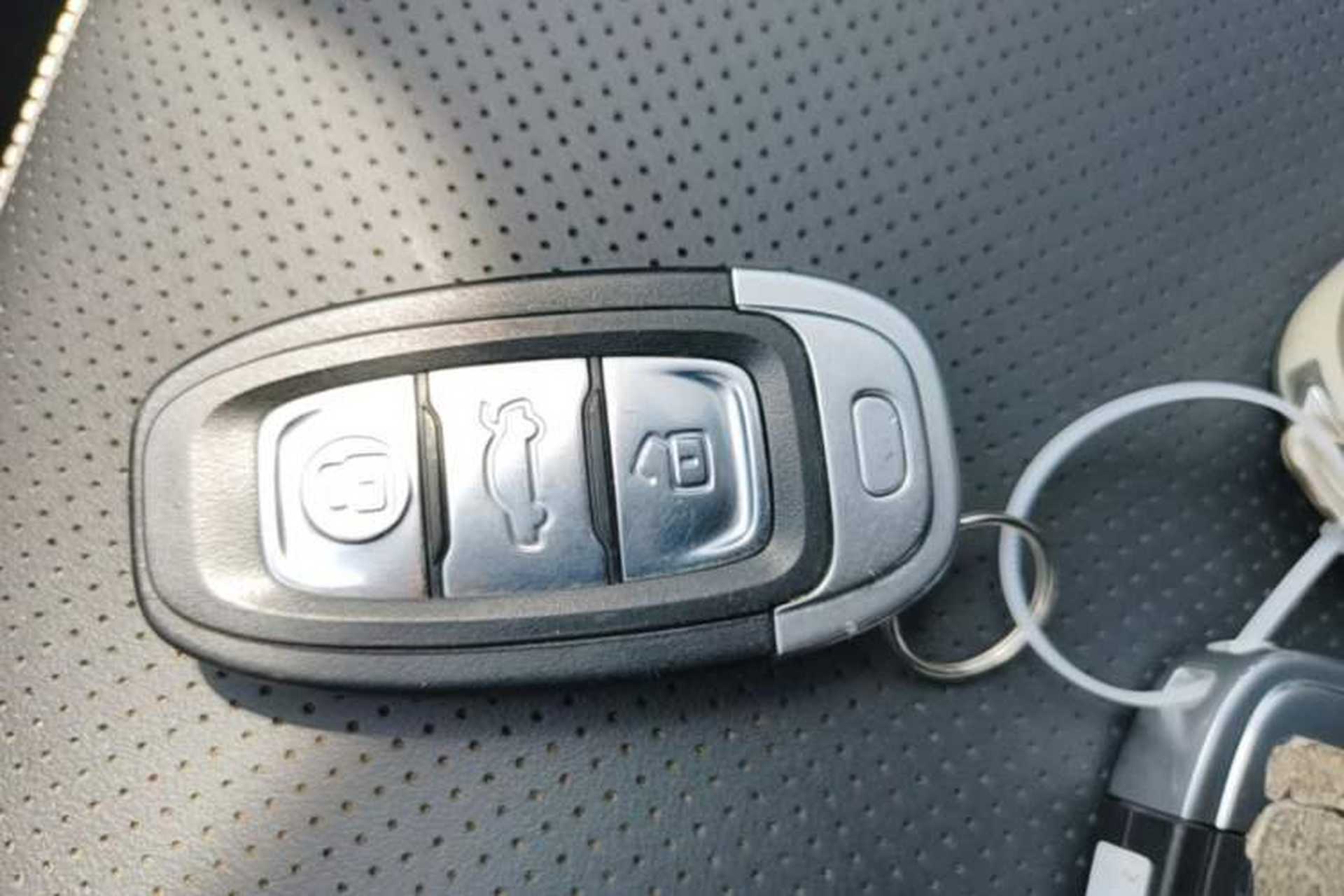Used Hongqi E-QM5 2021 Charging Version Flagship Edition Vehicle Key