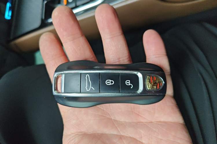 Used Hongqi E-QM5 2021 Charging Didi Edition Vehicle Key