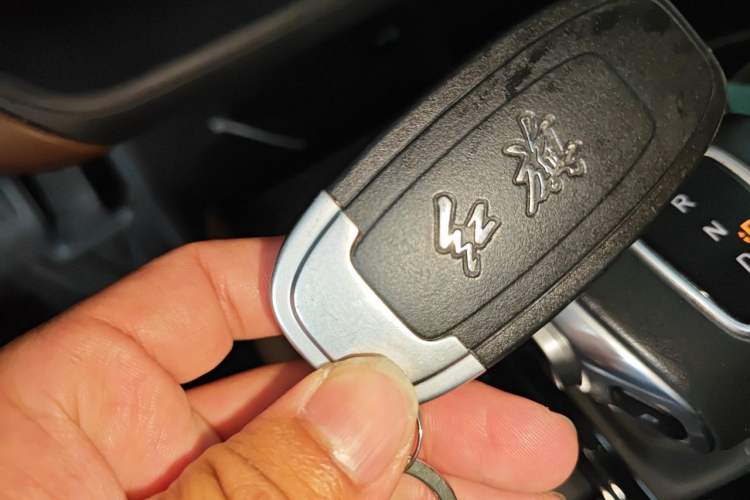 Used Hongqi E-QM5 2021 Charging T3 Version 4 Seats Vehicle Key