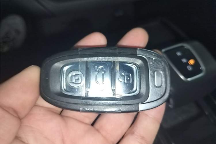 Used Hongqi E-QM5 2021 Charging Version Flagship Edition Vehicle Key