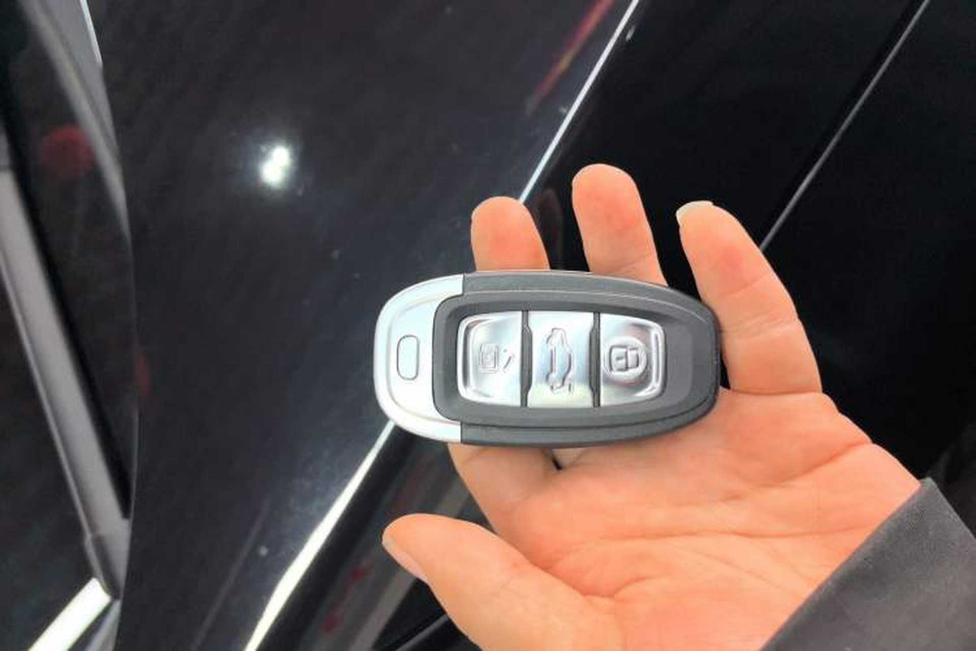 Used Hongqi E-QM5 2021 Charging Flagship Edition Vehicle Key