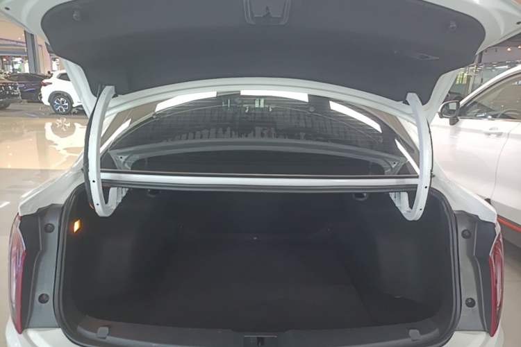 Used Hongqi E-QM5 2021 Charging Version Flagship Edition Trunk