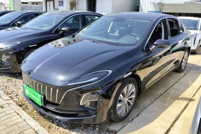 Used Hongqi E-QM5 2022 431 km Charge & Enjoy Edition
