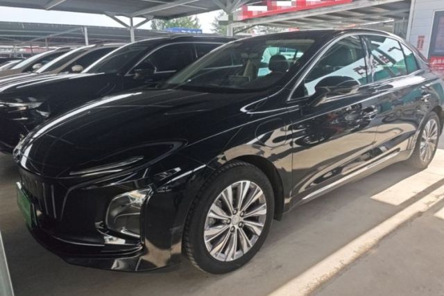 Used Hongqi E-QM5 2022 431 km Charge & Enjoy Edition