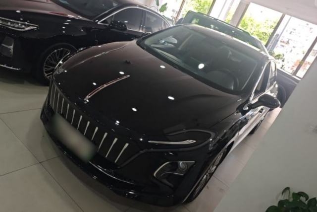 Used Hongqi E-QM5 2022 431 km Charge & Enjoy Edition