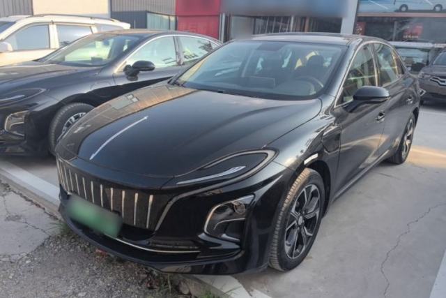 Used Hongqi E-QM5 2022 431 km Charge & Enjoy Edition
