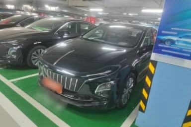 Used Hongqi E-QM5 2022 431 km Charge & Enjoy Edition