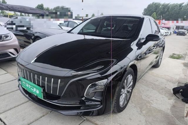 Hongqi E-QM5 2022 431 km Charge & Enjoy Edition usado